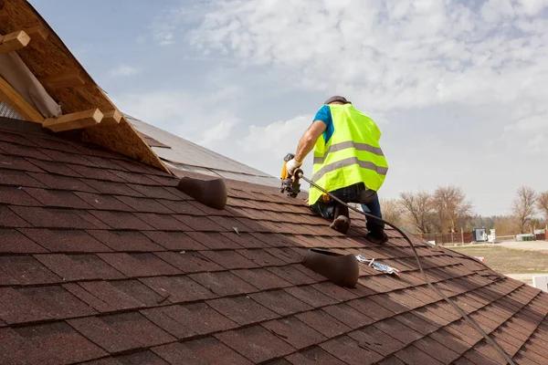 Why Choosing the Right Roofing Contractor in Crawfordville Matters